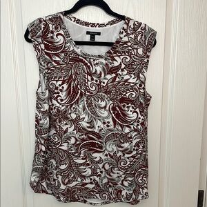 RW&CO Womens Red and White Paisley Top
